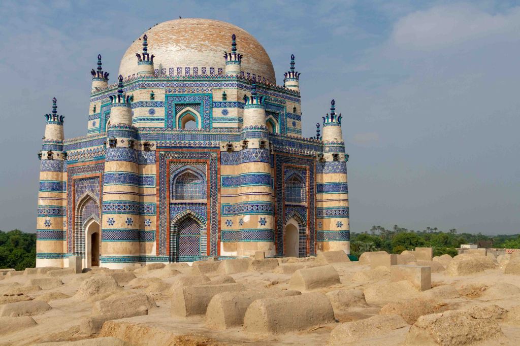Tomb of Bibi Jaiwandi-front view