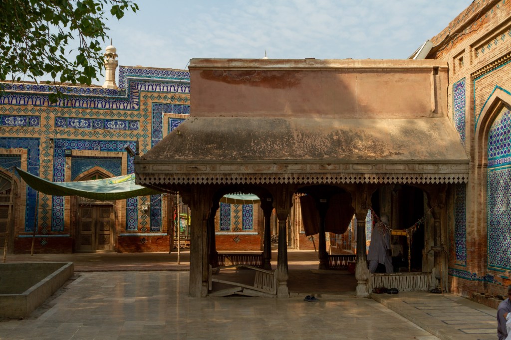 Uch Sharif Tombs